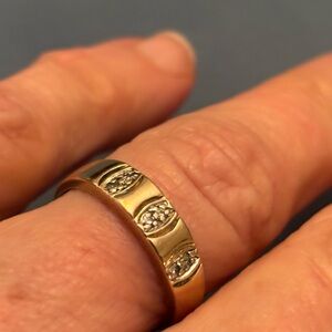 10k Yellow Gold Diamond Band Size 8